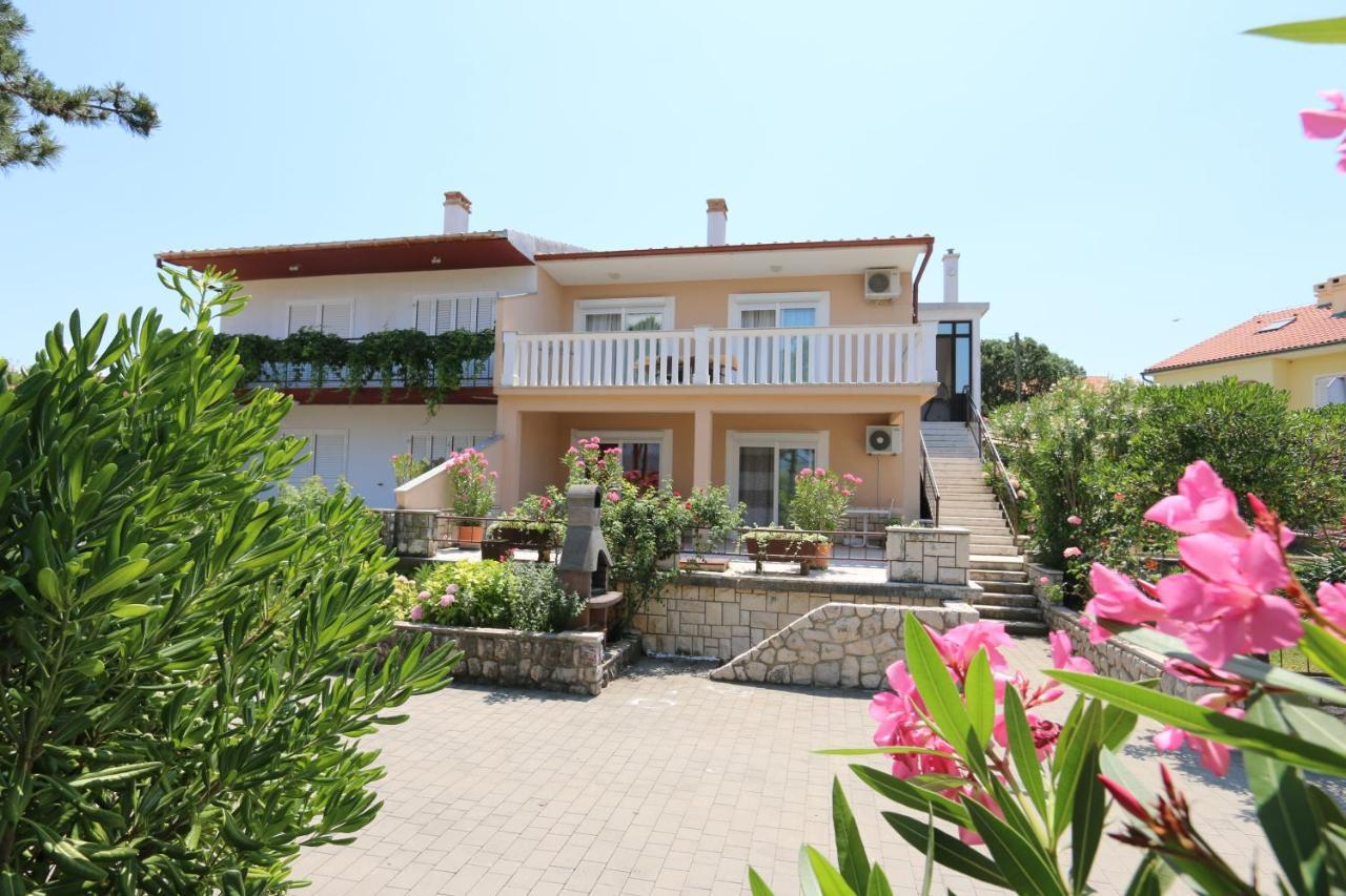 Apartments Grskovic G. Jesenovica Šilo Dış mekan fotoğraf