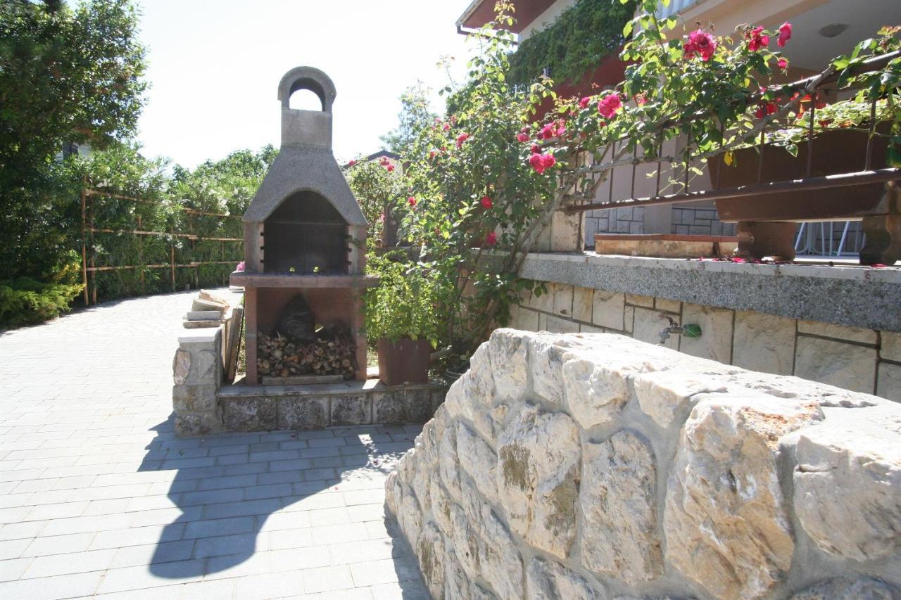 Apartments Grskovic G. Jesenovica Šilo Dış mekan fotoğraf