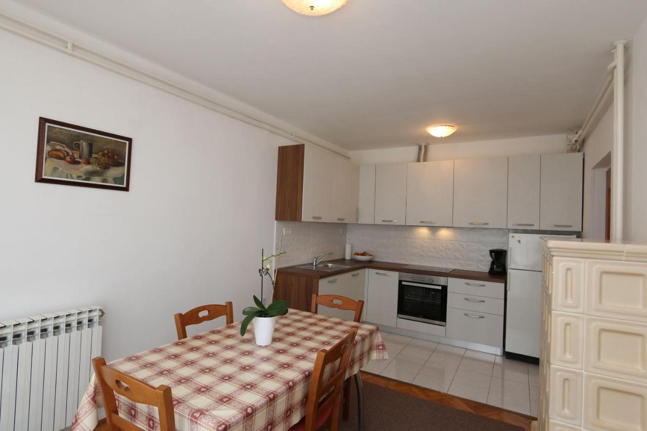 Apartments Grskovic G. Jesenovica Šilo Dış mekan fotoğraf